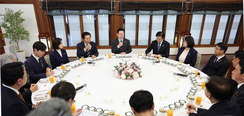 이재명 대통령,신년 기자회견 앞둔 "...