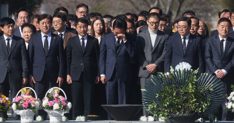 민주당 정청래 대표, 檢개혁법 처리 ...